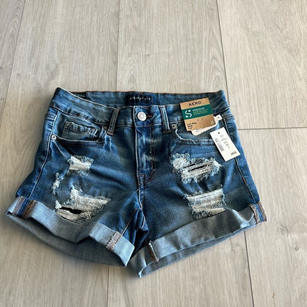 Aero women shorts size 6